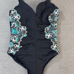 Miraclessuit size 16 absolutely stunning 😍